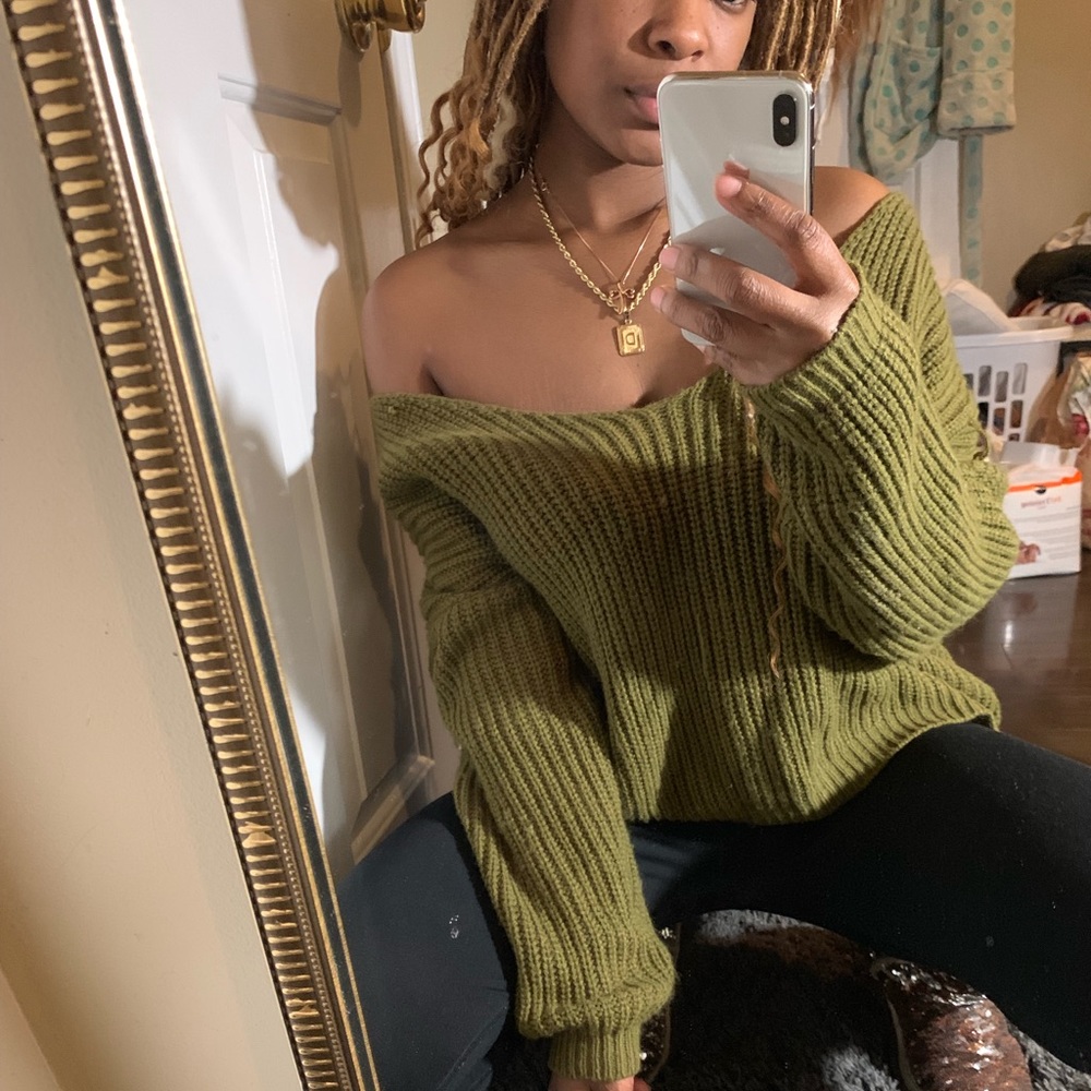 Long sleeve knit sweater